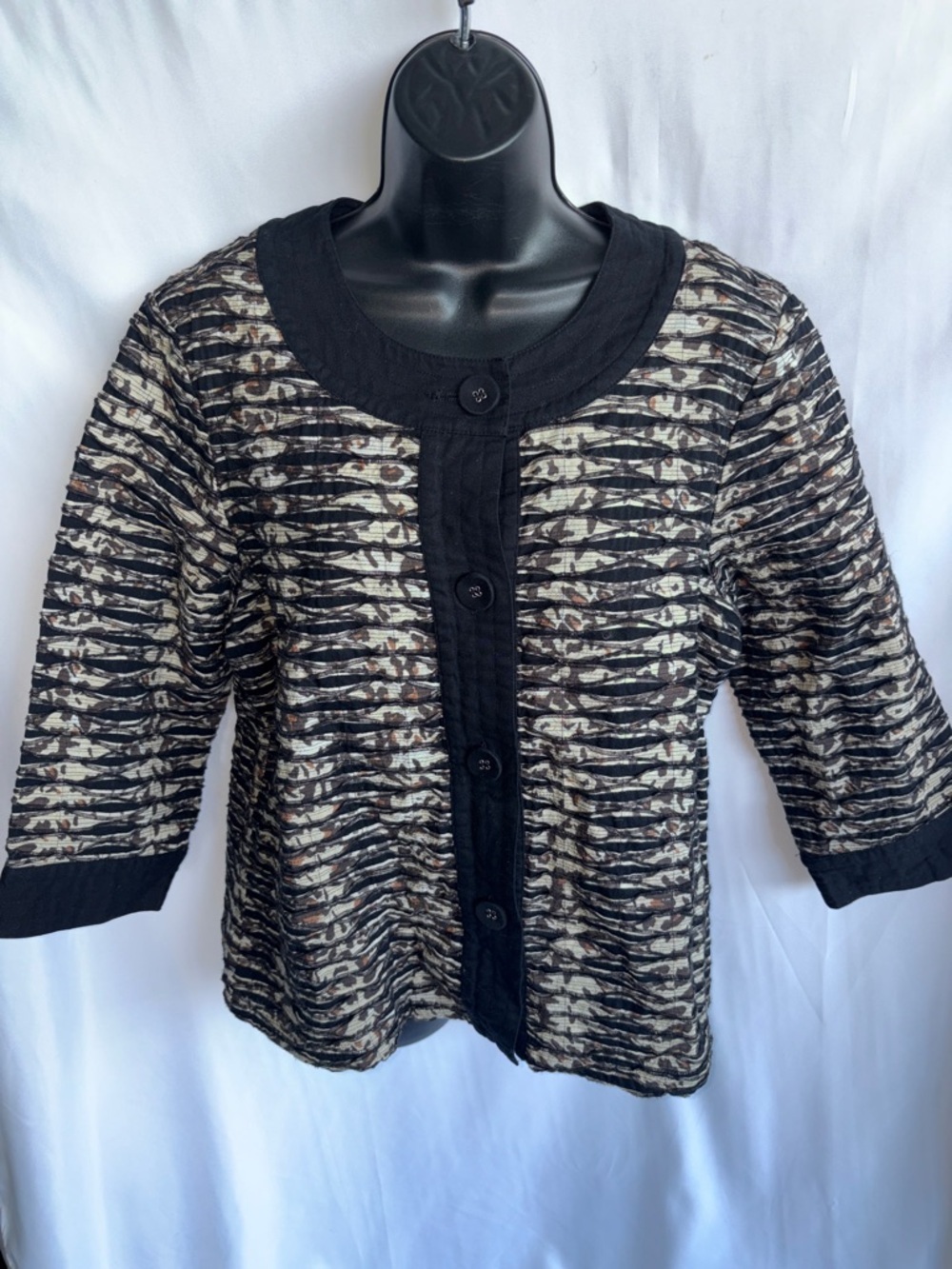 Chico’s leopard green black jacket / shacket / blazer sz 2 (US 12) 21” PTP, 25”L